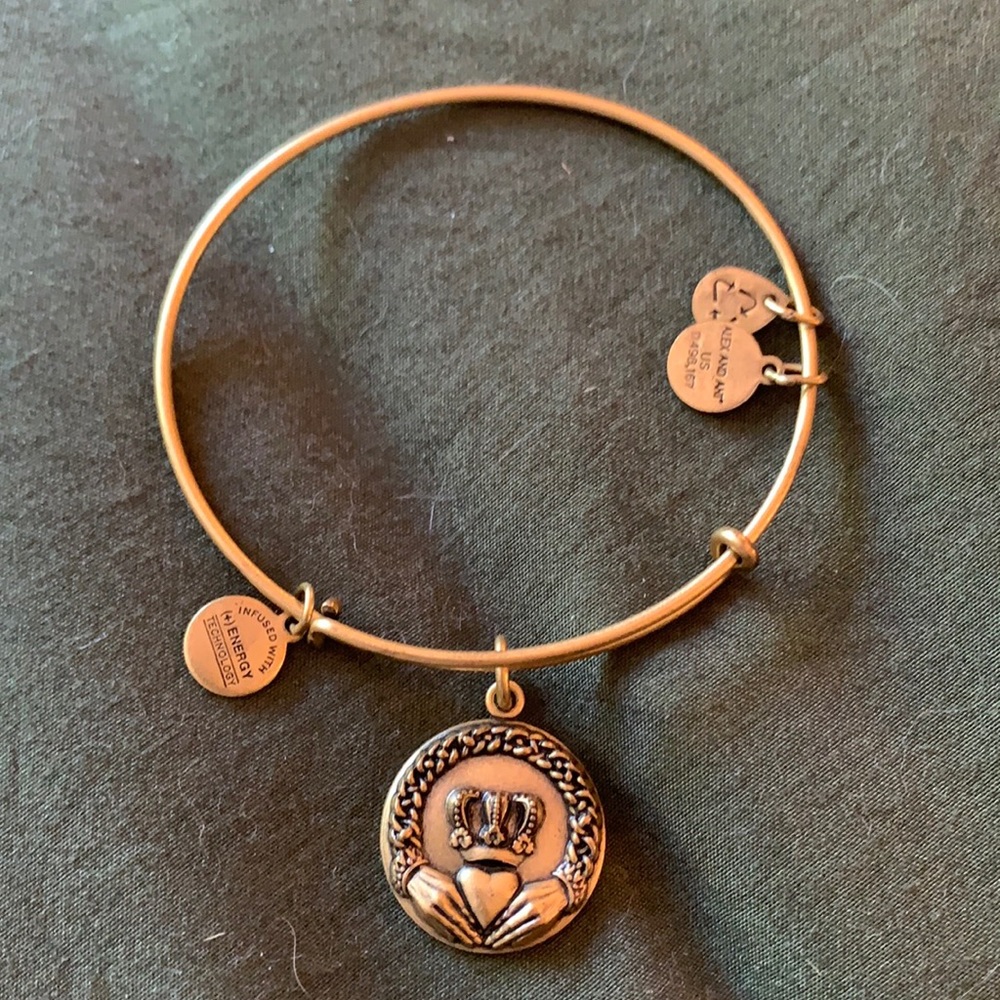 Gold Claddagh 2016 Alex and Ani Bangle
